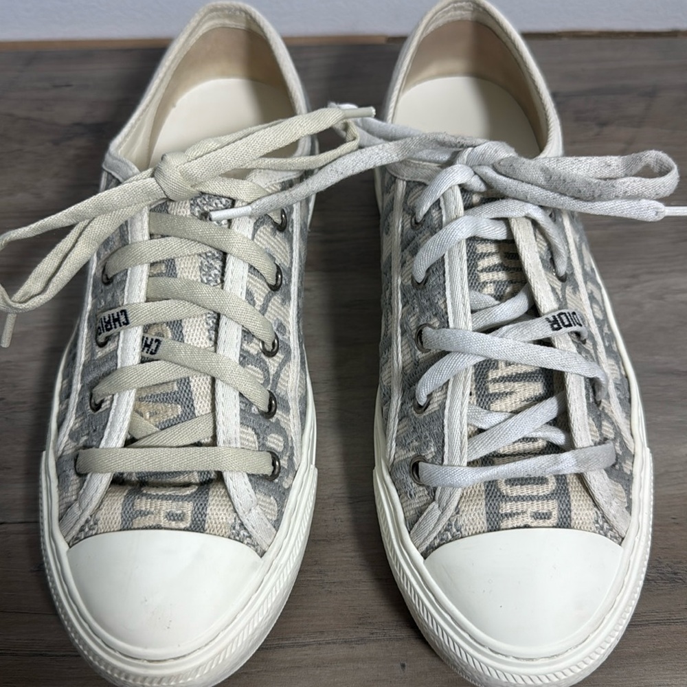 Authentic Dior oblique sneakers 7.5